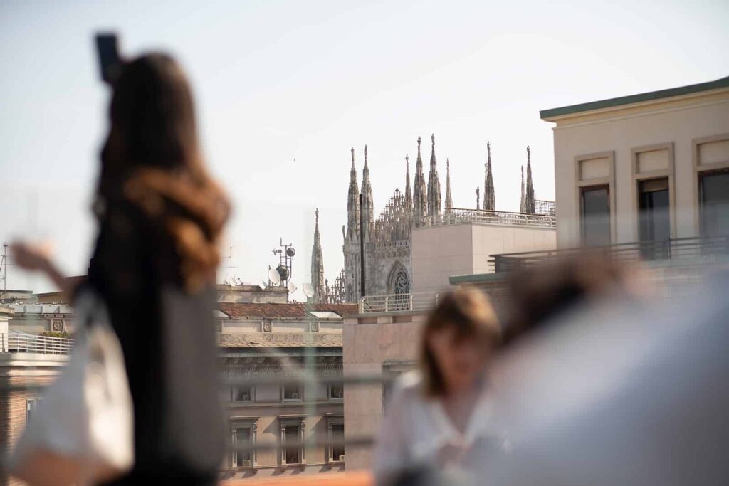 Vista del Duomo dal rooftop di Spazio IlluMI, location per eventi esclusivi a Milano.