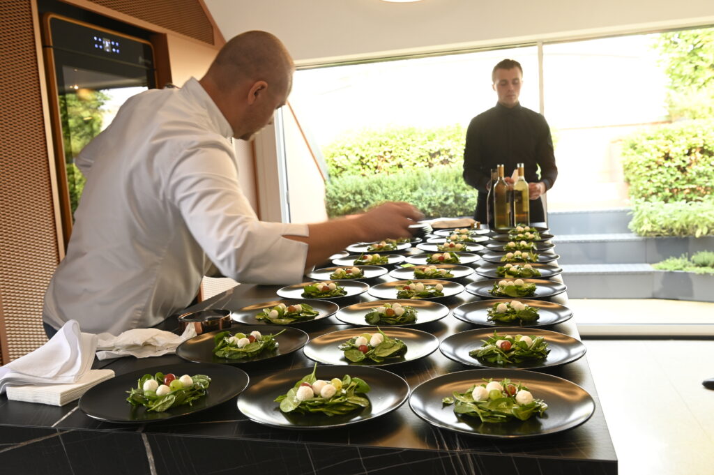 Showcooking con pranzo per Swisse Italia presso Spazio IlluMi Milano.